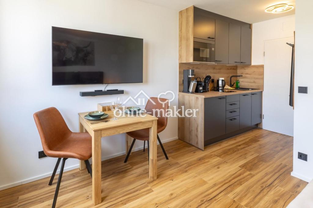 Exklusiv möbliert im Herzen Münchens: ruhiges Apartment im Lehel nahe Eisbach und Isar - Photo 1