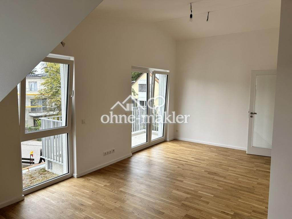 Großzügige, helle 2-Zimmer DG-Wohnung - Foto 1