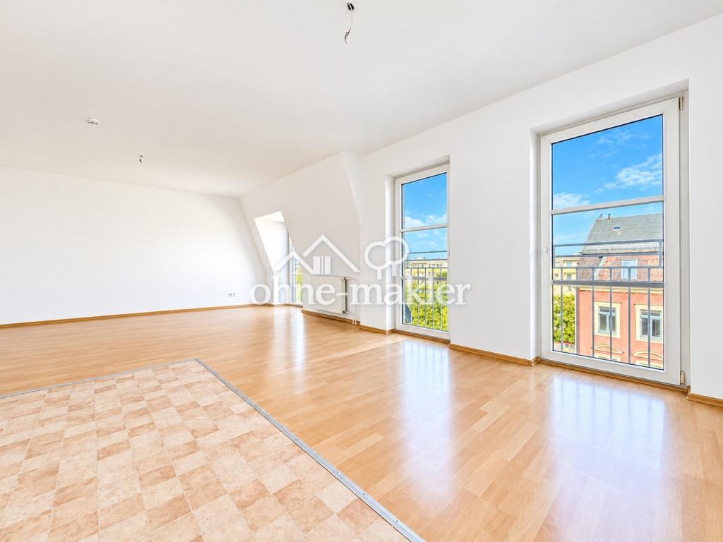 Helle Dachgeschosswohnung mit großen, bodentiefen Fenstern in Dresden-Friedrichstadt (WE127) - Foto 1