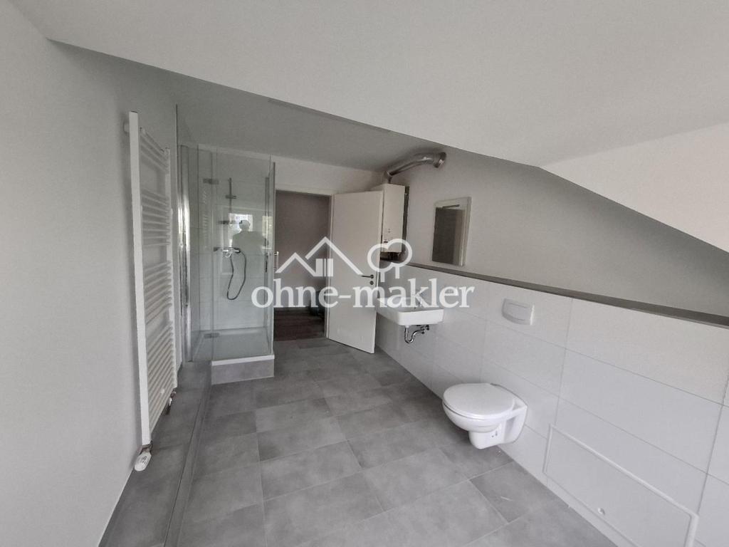 Hochwertig sanierte Altbau-Wohnung mit Einbauküche und Tageslichtbad - Foto 3