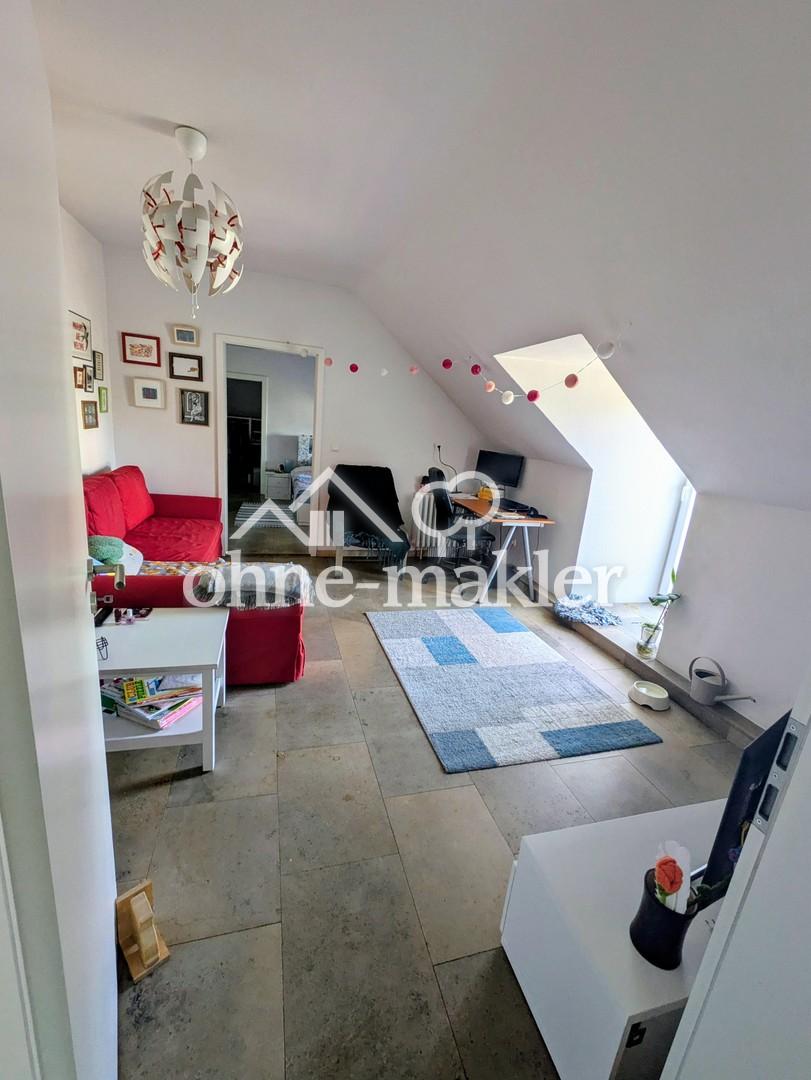 Gemütliche Dachgeschoßwohnung mit Fernblick - Foto 2