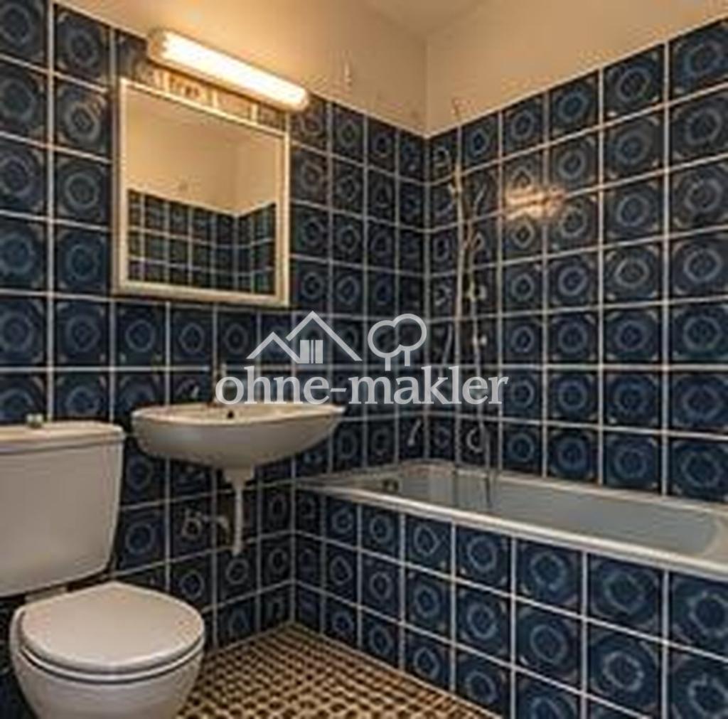 Großzügige, renovierte 3-Zimmer-Wohnung mit Balkon & Fahrstuhl + TG-Stellplatz - Photo 3