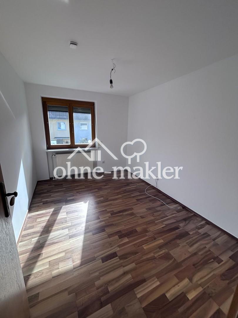 Gepflegtes Reihenhaus mit Garten, Terrasse und Dachstudio in Puchheim - Photo 3