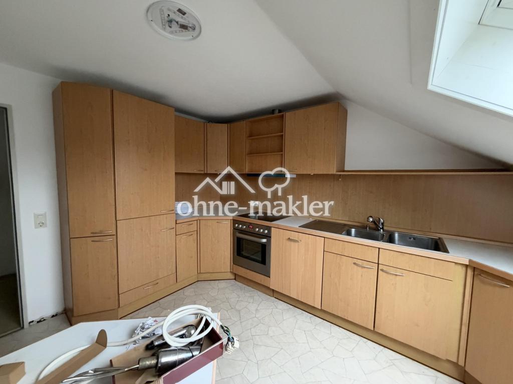 Schöne Dachgeschosswohnung in hervorragender Lage - Photo 1