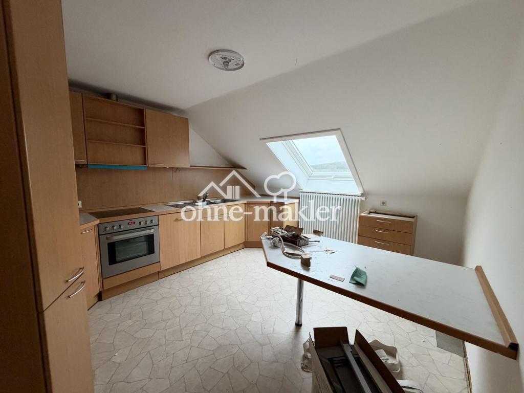Schöne Dachgeschosswohnung in hervorragender Lage - Photo 2