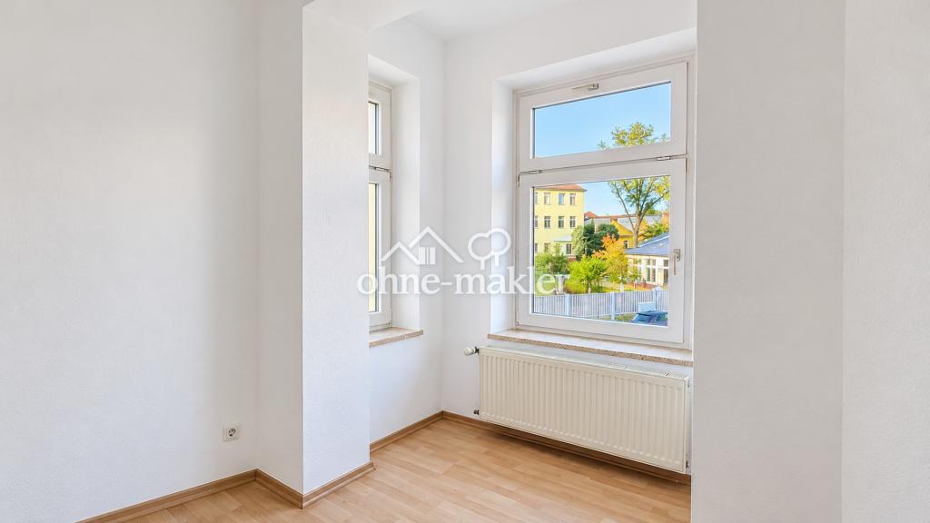 Schöne 2 Raum WE, super Lage 1 OG, Tageslichtbad, großer Balkon, Küche Balkonzugang - Photo 1