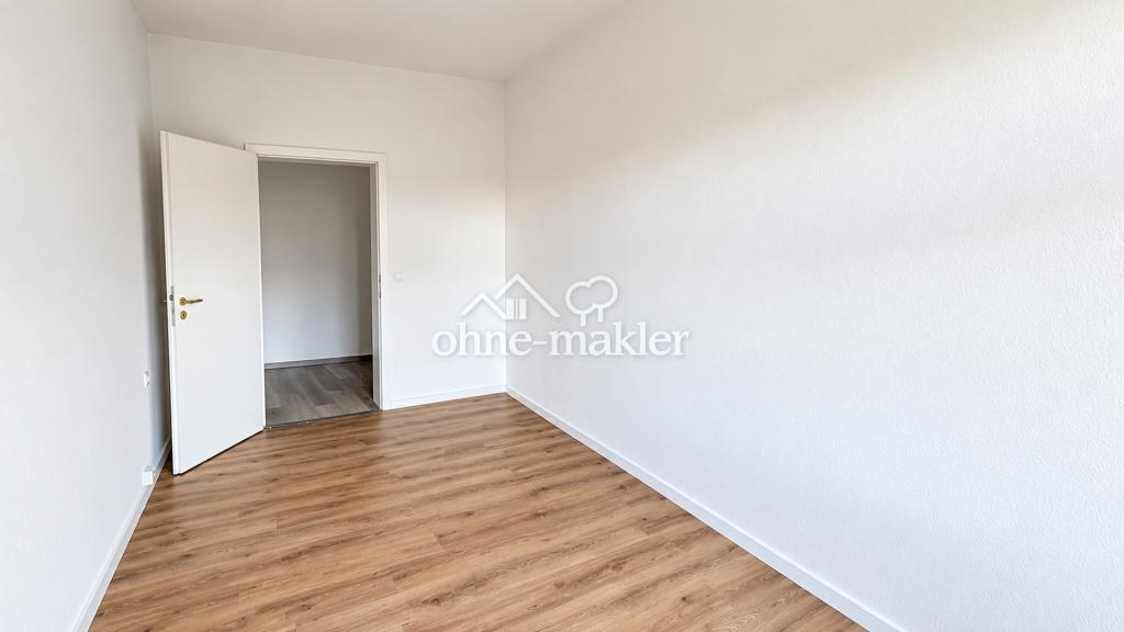 Schöne 2 Raum WE, super Lage 1 OG, Tageslichtbad, großer Balkon, Küche Balkonzugang - Photo 2