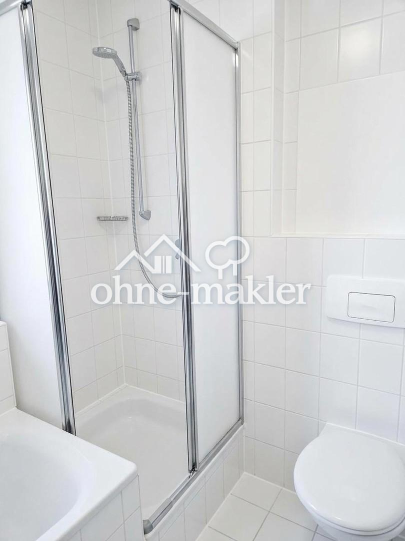 Helle 2-Zimmer-Dachgeschosswohnung mit Balkon, Einbauküche & TG-Stellplatz - Foto 4