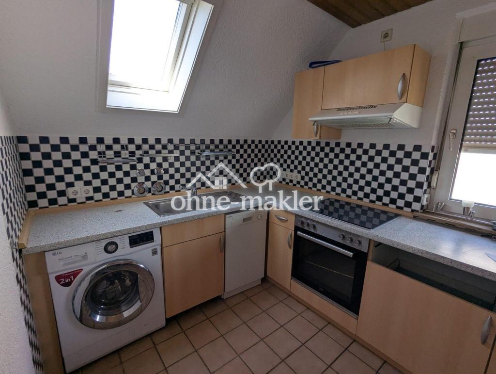 WG-geeignete 4-Zimmer-DG-Wohnung mit Balkon, 2 Bädern & EBK – Stuttgart-Bad Cannstatt - Foto 3