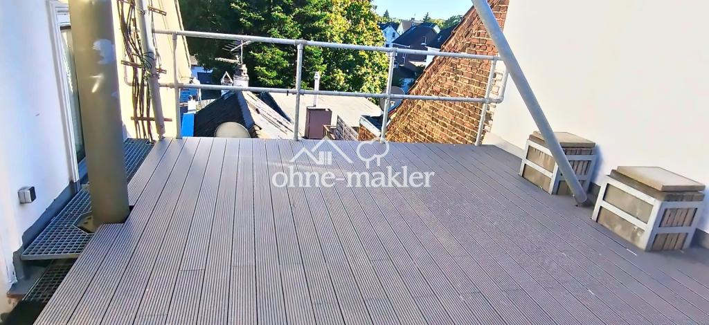 Über den Dächern von Merscheid: 3-Zimmer-Wohnung mit großer Dachterrasse & Spitzboden - Photo 3