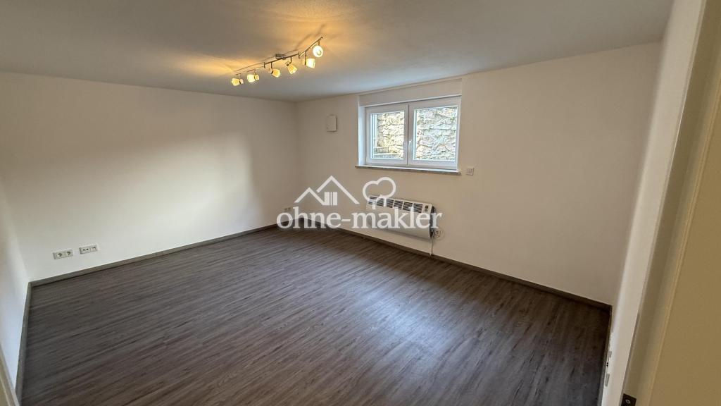 Sanierte Wohnung mit 32 qm Terrasse im Souterrain - Photo 1