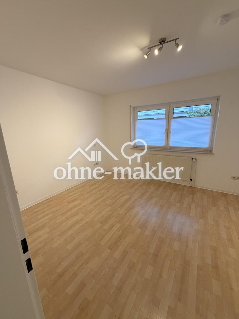 Im Ergeschoß mit Terrasse u. kl. Garten, 3 ZKB, EBK, HWR, Waschtrockner, Kaminofen, Carport mit AR - Foto 4