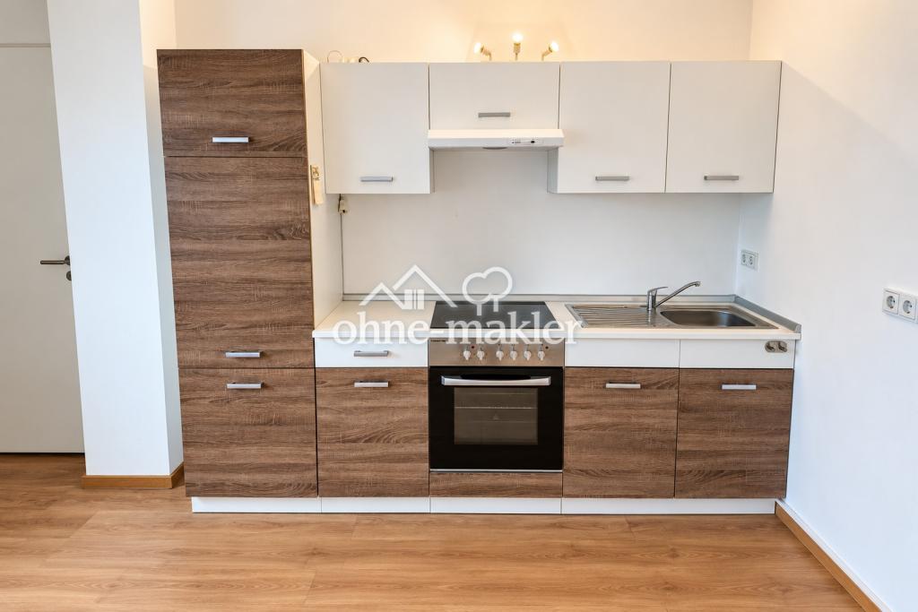 Moderne Dachgeschosswohnung, hohe Decken, Balkonfenster, Teilmöblierung in Frankfurt, Europaviertel - Photo 1