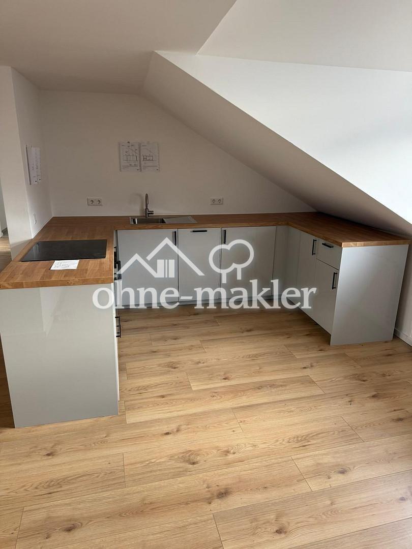 Neu sanierte Dachgeschosswohnung - modern und hochwertig renoviert - Foto 3