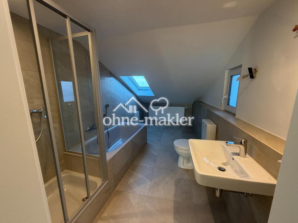 Neu sanierte Dachgeschosswohnung - modern und hochwertig renoviert - Foto 5