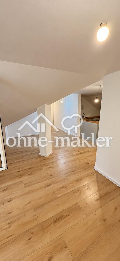 Neu sanierte Dachgeschosswohnung - modern und hochwertig renoviert - Foto 2