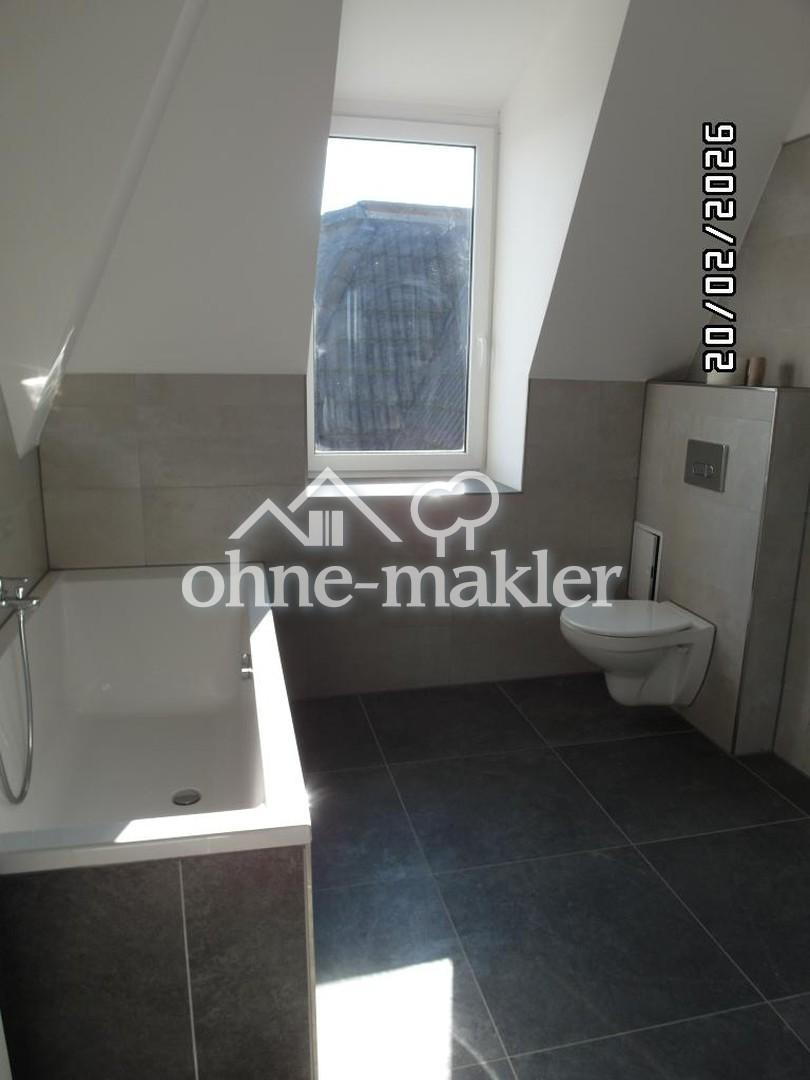 Kirchstraße 8c in 01591 Riesa - große 4-Raum-Etagenwohnung im Dachgeschoss - Photo 1