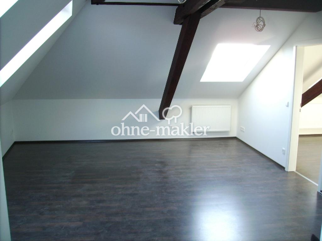 zentral gelegene Dachgeschosswohnung im kernsanierten Haus - Photo 5