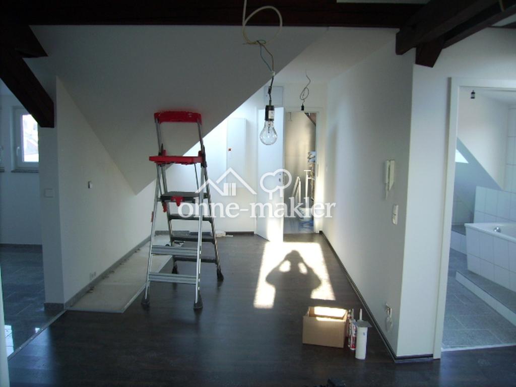 zentral gelegene Dachgeschosswohnung im kernsanierten Haus - Photo 4