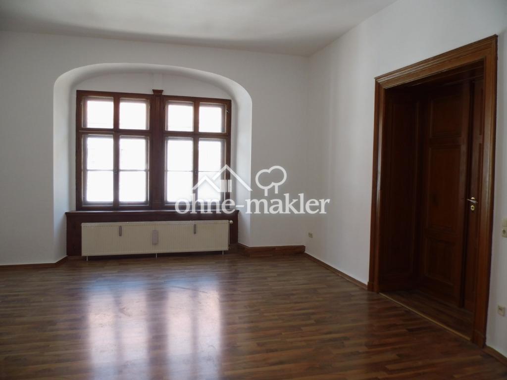 3 Zimmer mit anliegender überdachter Terrasse in der historischen Altstadt - Foto 1