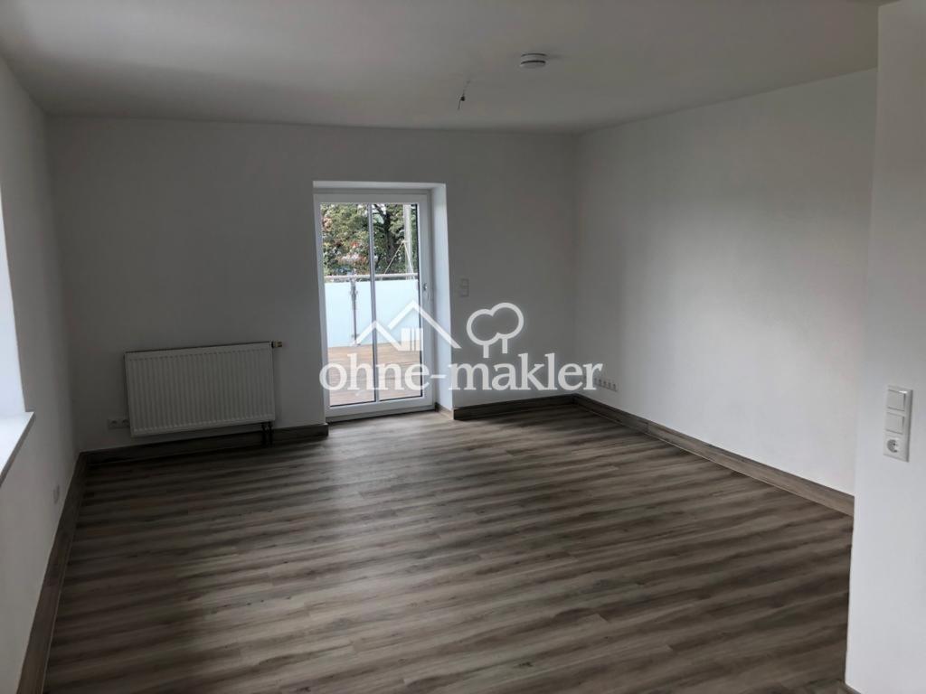 Lichtdurchflutete und neu renovierte 3,5-Zimmer Wohnung mit Terrasse und EBK - Nr. 4 - Foto 1