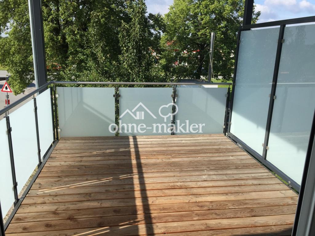 Lichtdurchflutete und neu renovierte 3,5-Zimmer Wohnung mit Terrasse und EBK - Nr. 4 - Photo 4