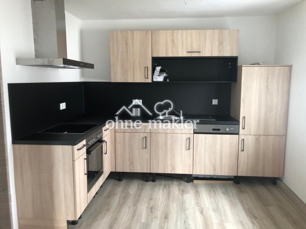 Lichtdurchflutete und neu renovierte 3,5-Zimmer Wohnung mit Terrasse und EBK - Nr. 4 - Photo 1
