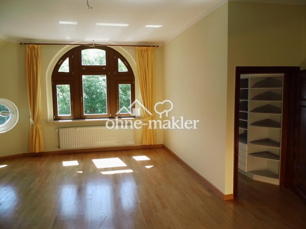 Exclusiv und stilvoll wohnen in Stadtvilla / hochwertige 4 - 5 Raum Terrassenwohnung - Photo 2