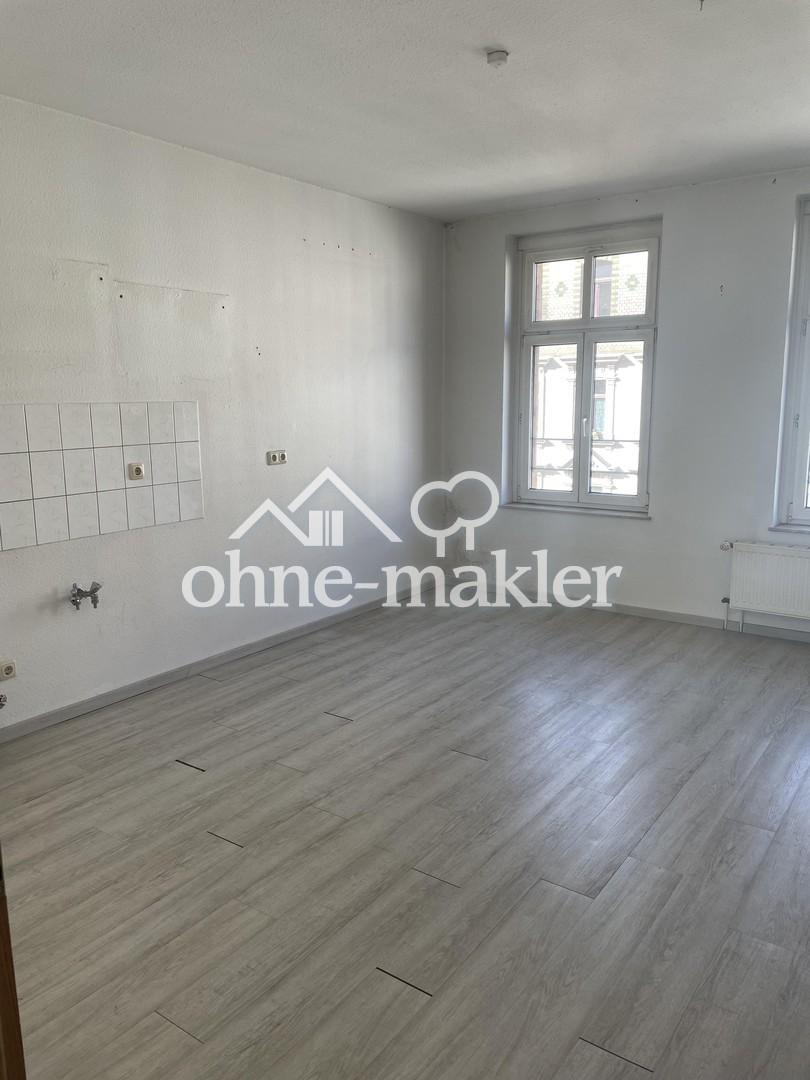 Helle, großzügige 3-Zimmer-Wohnung mit Balkon, Aufzug und Hofstellplatz in Leipzig-Volkmarsdorf - Photo 2