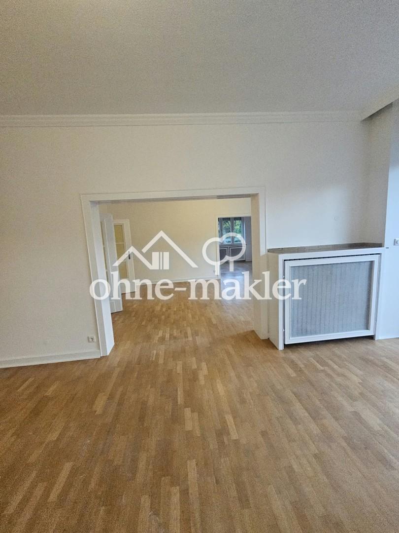 Große (136qm) renovierte Altbauwohnung mit Garten in bester Lage, Erstbezug nach Badsanierung ! - Foto 3