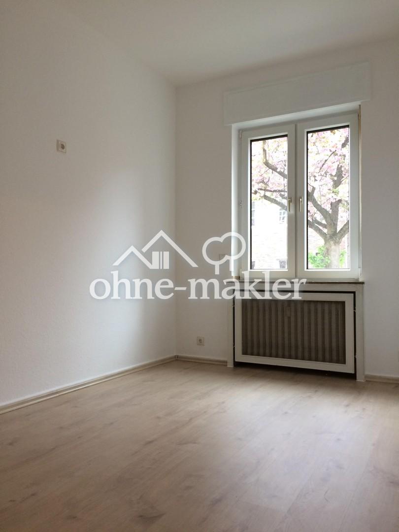 Große (136qm) renovierte Altbauwohnung mit Garten in bester Lage, Erstbezug nach Badsanierung ! - Foto 2