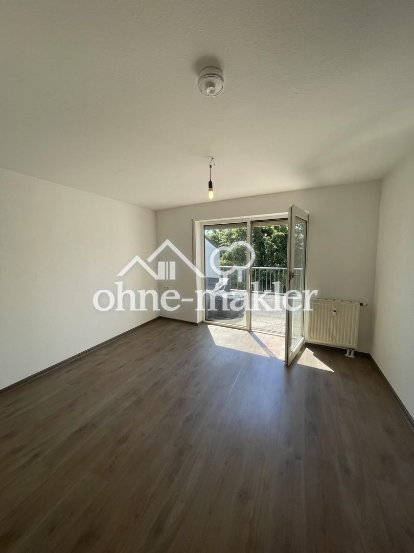 Renovierte 2-Zimmer Wohnung mit großer Dachterrasse und Stellplatz - Foto 2