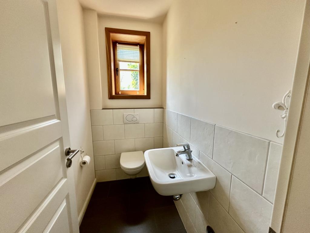 Haus vorne links WC