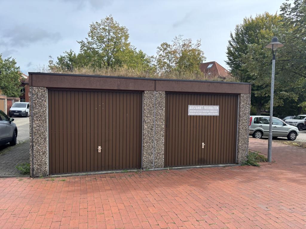 Garage (rechte Seite)