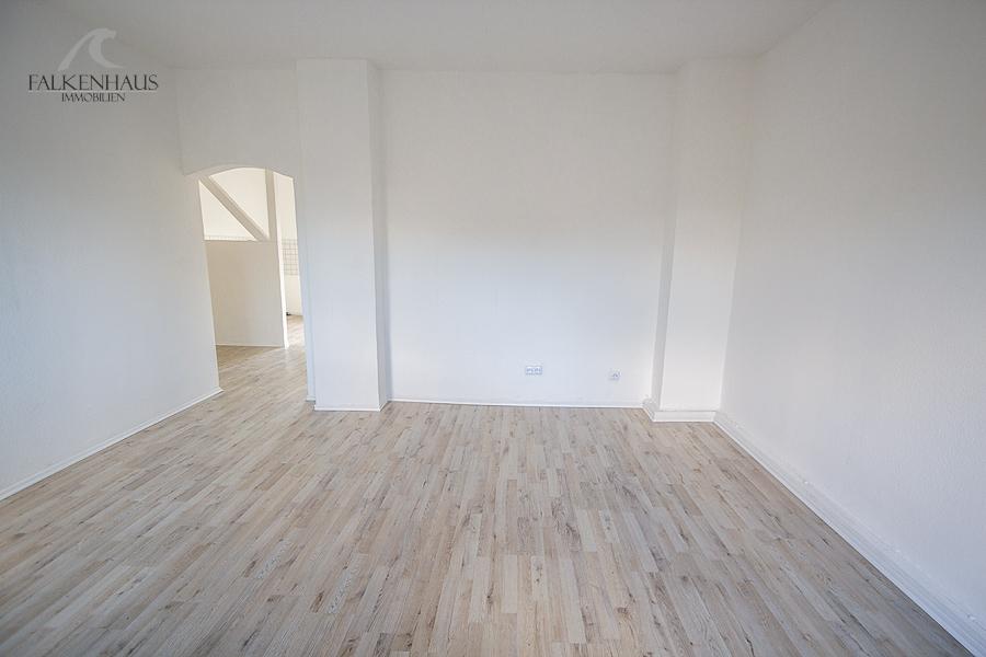 Ruhige 4-Zimmer-Wohnung mit Balkon und Fernblick - Photo 1