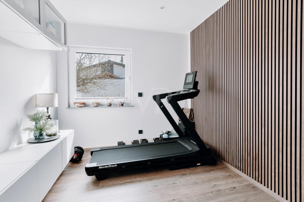 Weiteres Zimmer – Nutzung als Sport- und Fitnessraum mit Akustikoptimierung