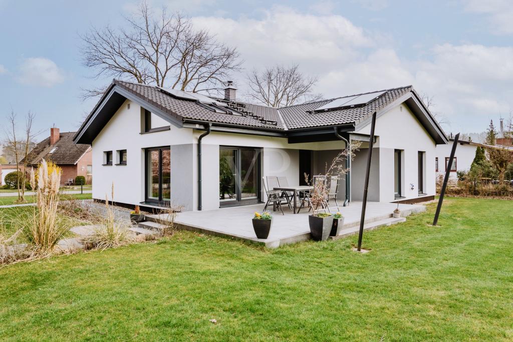 Sonnenplatz mit Rückzugsmöglichkeit – teilüberdachte Südterrasse