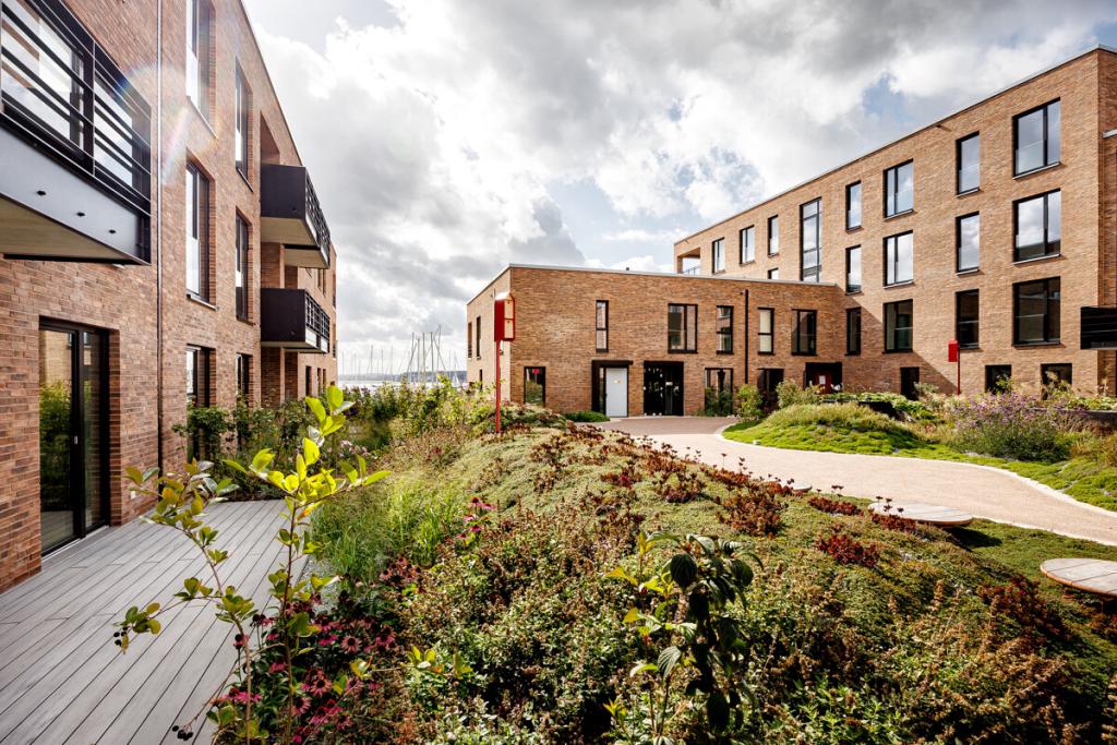 Innenhof mit Meerblick