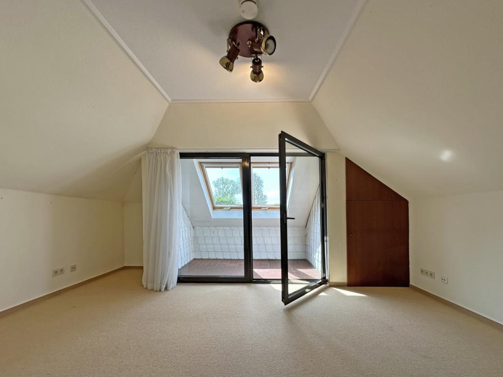 Zimmer mit Loggia im DG