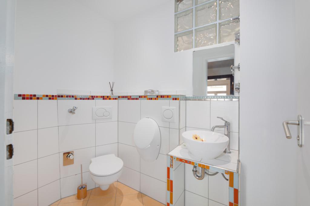 Separates Gäste-WC
