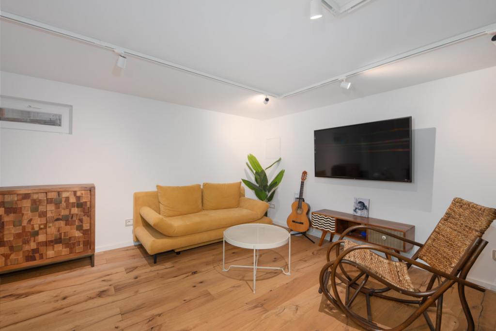 Büro / Hobbyraum UG