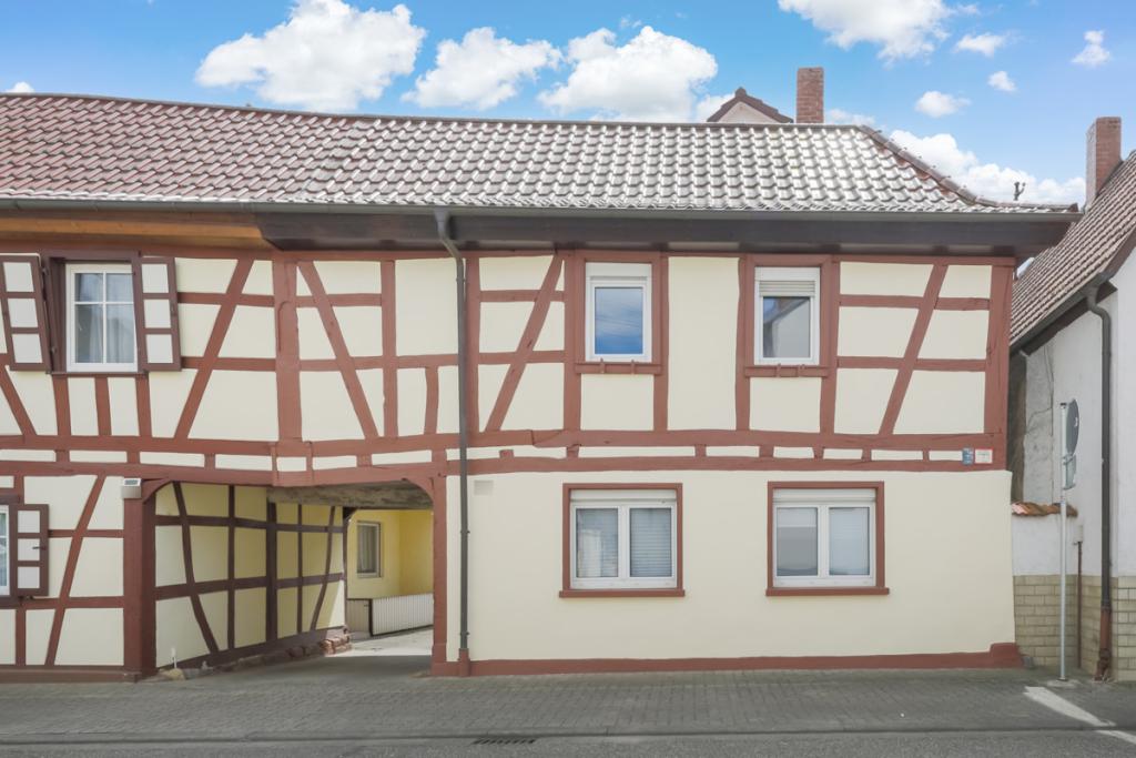 Straßenansicht Vorderhaus