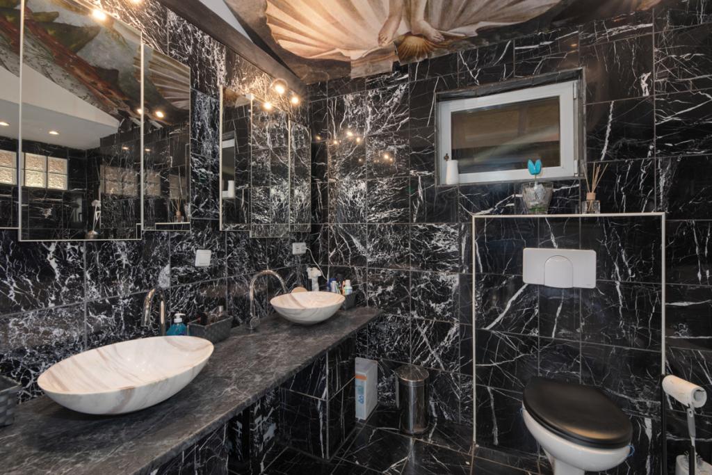 Badezimmer EG