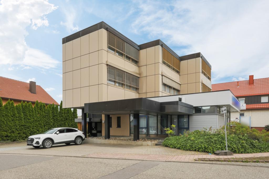 Straßenansicht