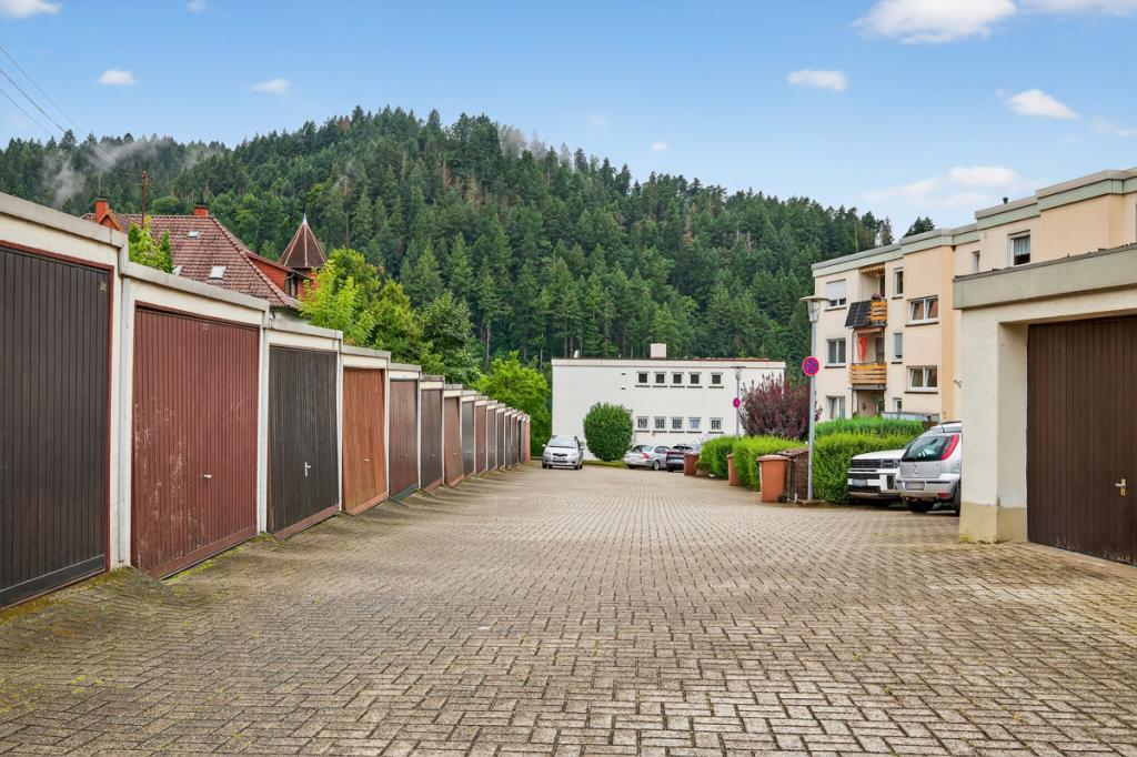 Garagen/ Zufahrt