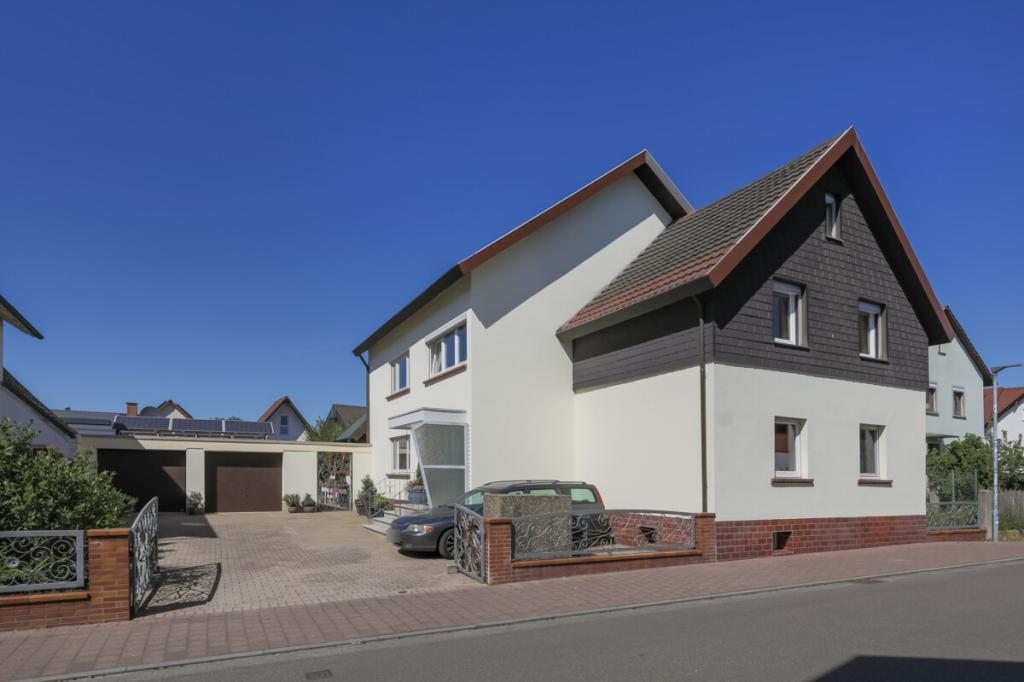 Helle 2-Zimmer-Wohnung mit EBK und Garage! - Foto 1