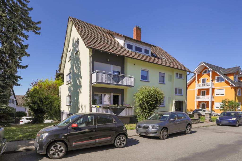 Helle Dachgeschosswohnung mit Einbauküche und Stellplatz - Foto 5