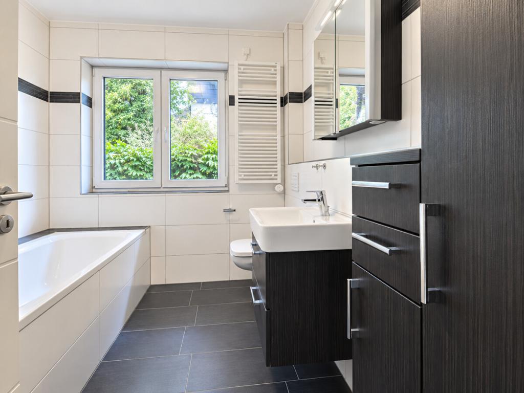 Moderne 3-Zimmer-Etagenwohnung mit Balkon und Einbauküche in Eisingen (Baden) - Photo 4