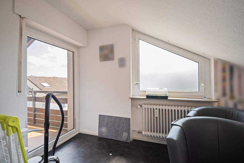 Kinderzimmer / Büro Balkonzugang