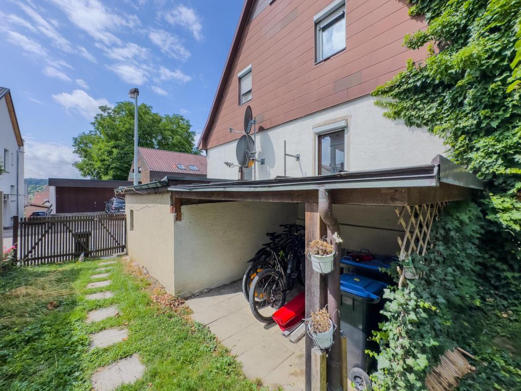 Garage & Unterstand